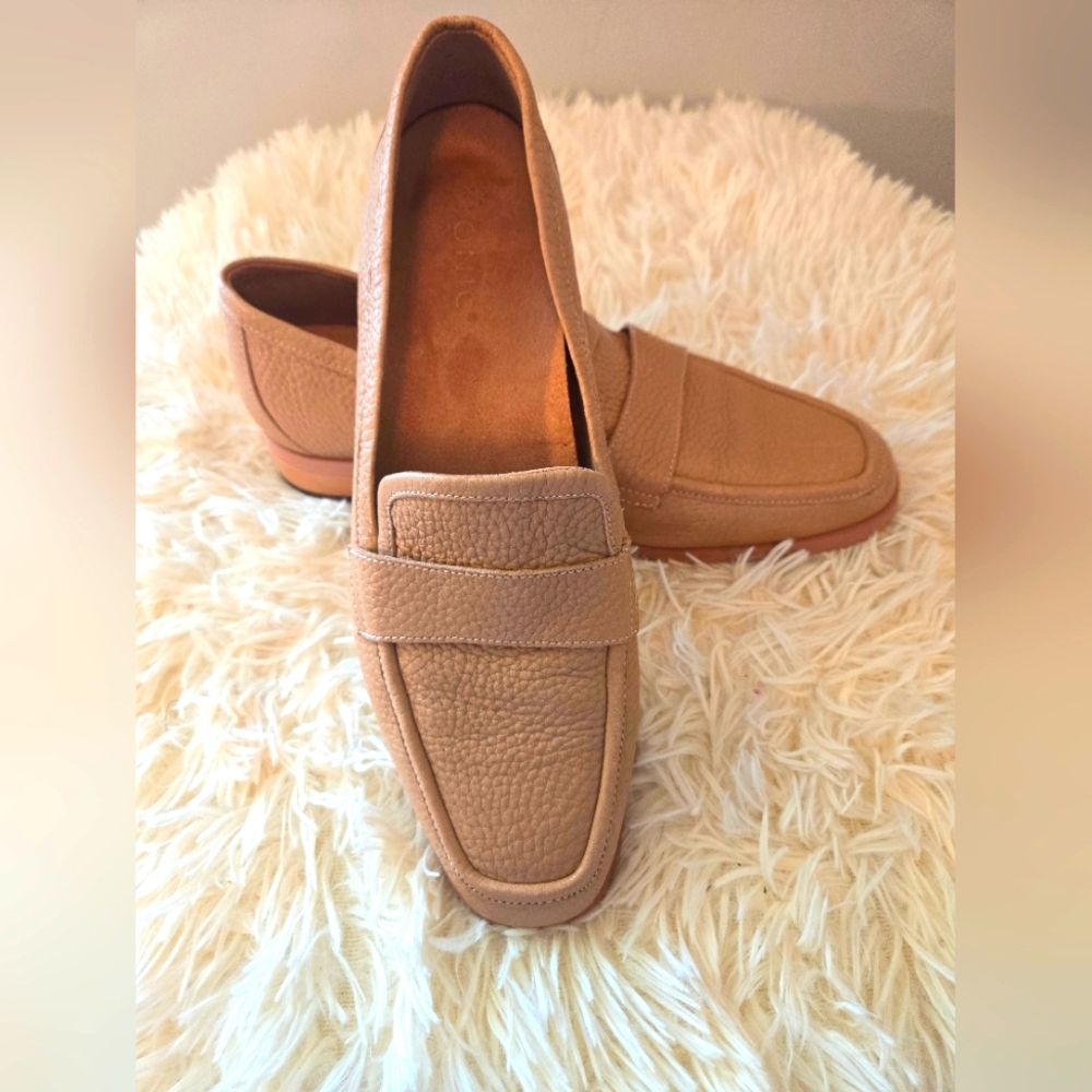 Vionic - Women's Leather Sellah Loafer in Macaroon size 9